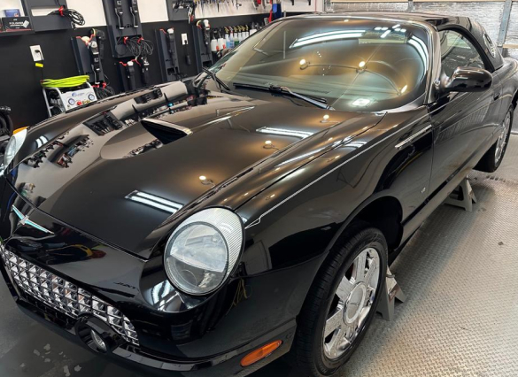 Ford Thunderbird 2005